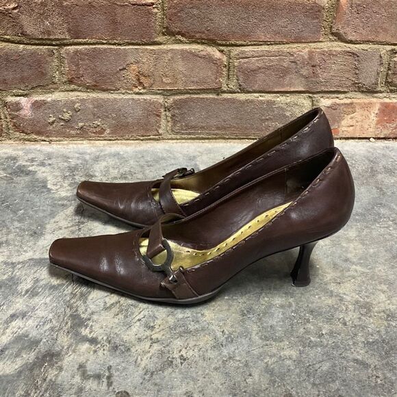 BCBGirls Brown Songa Career Kitten Heel Size 8 - Picture 3 of 10
